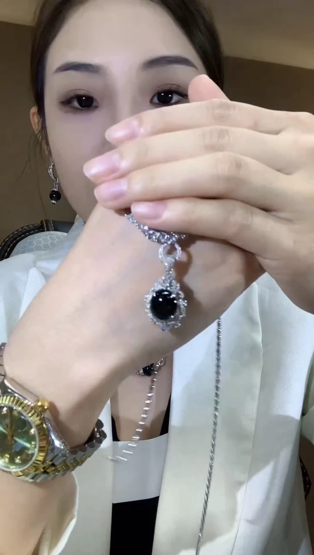 吊坠(不含链)18K金镶嵌翡翠S28 不含链 多样性发货一件