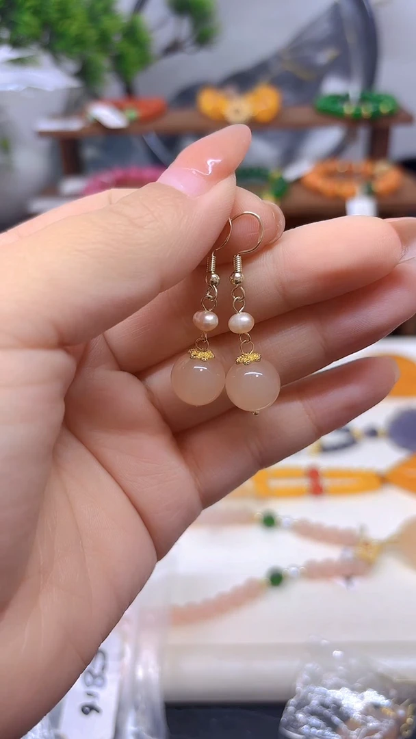 14K金镶嵌和田玉耳饰E816