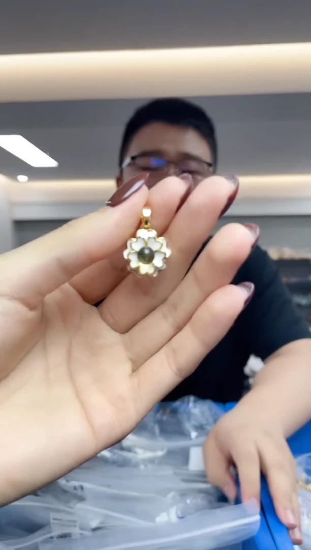 未镶嵌蓝珀裸石（多样性发一件）