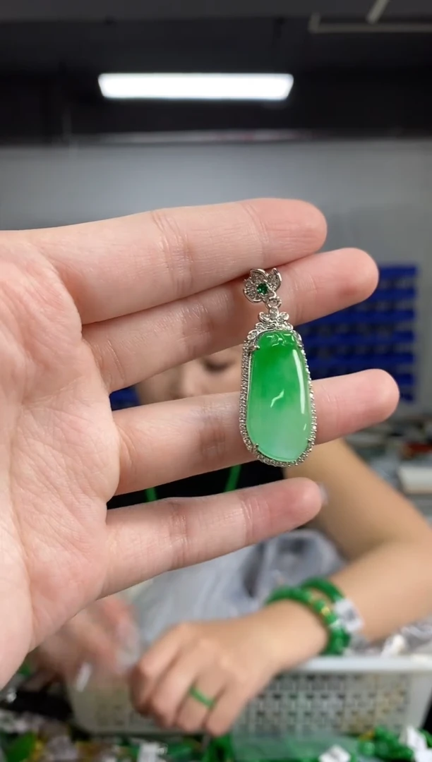 颈饰未镶嵌翡翠闪购链接   多样性发其一颜色微差