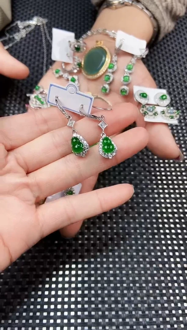 【闪购商品】翡翠耳饰未镶嵌111111111