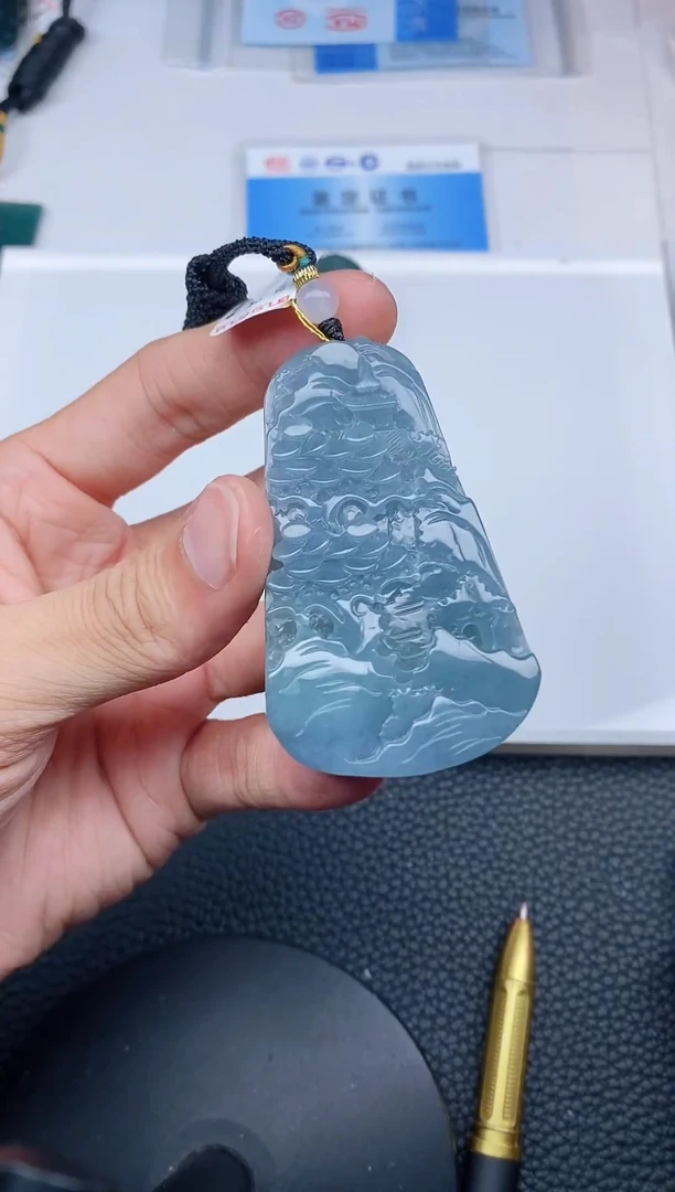 颈饰未镶嵌翡翠