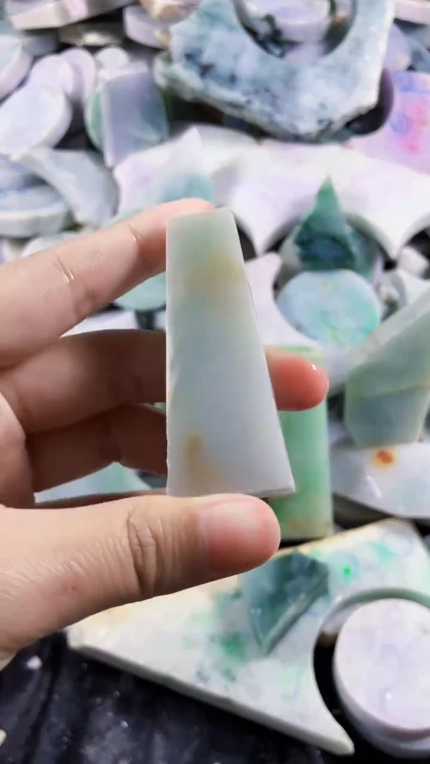 颈饰未镶嵌翡翠新店开业大优惠123