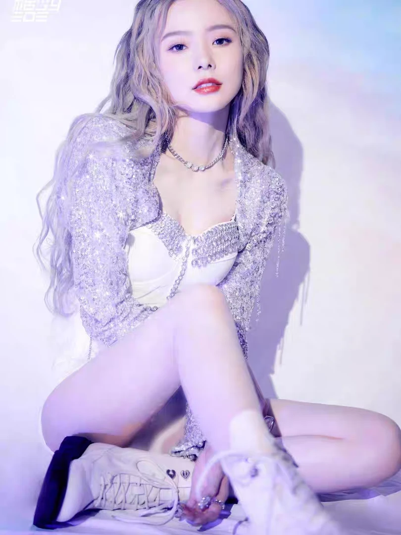 陈卓璇同款亮片火鸡毛白色裹胸演出服gogo爵士领舞歌手打歌服套装