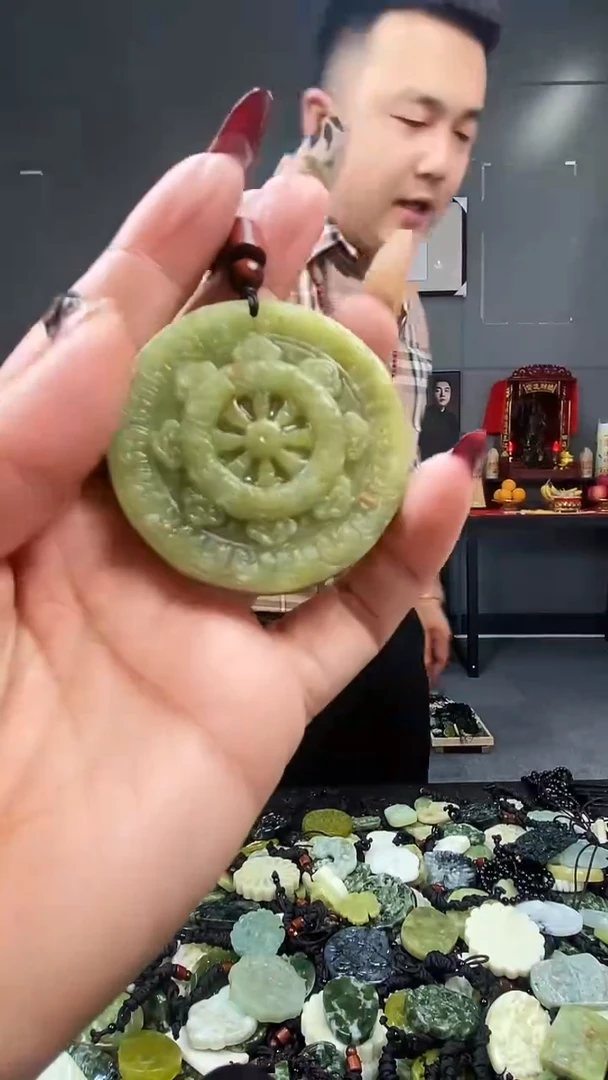 未镶嵌蛇纹石玉其他天然岫玉（多样性发其中之一）