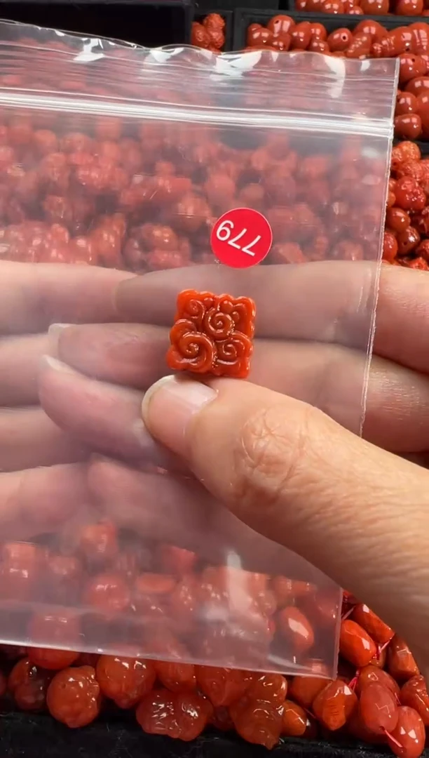 颈饰未镶嵌南红玛瑙1