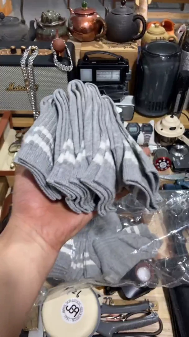 瓷片闪购商品  如图所示