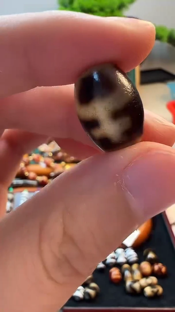 玛瑙/玉髓（覆膜）颈饰未镶嵌43微瑕