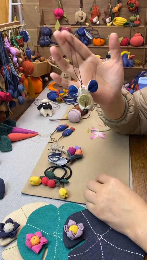 布艺抱钱鼠 挂件