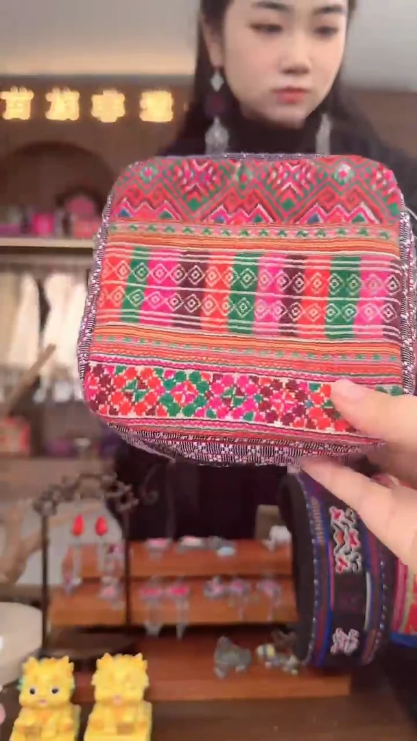 【闪购商品】织绣扶光苗绣传承L29