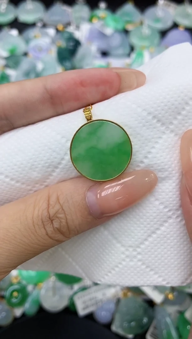 颈饰18K金镶嵌翡翠11111111111