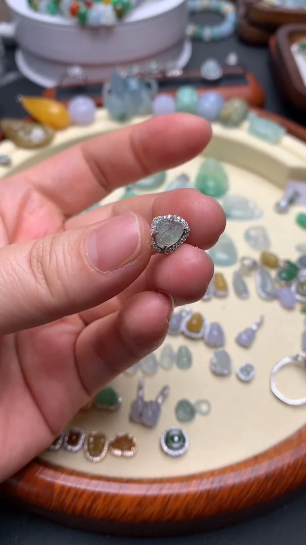 【闪购商品】翡翠颈饰银S925镶嵌翡翠镶嵌佛公