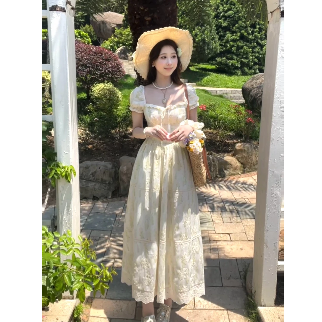 【雪绒奶芙】法式可爱风泡泡袖纯欲甜美蕾丝边显瘦连衣裙