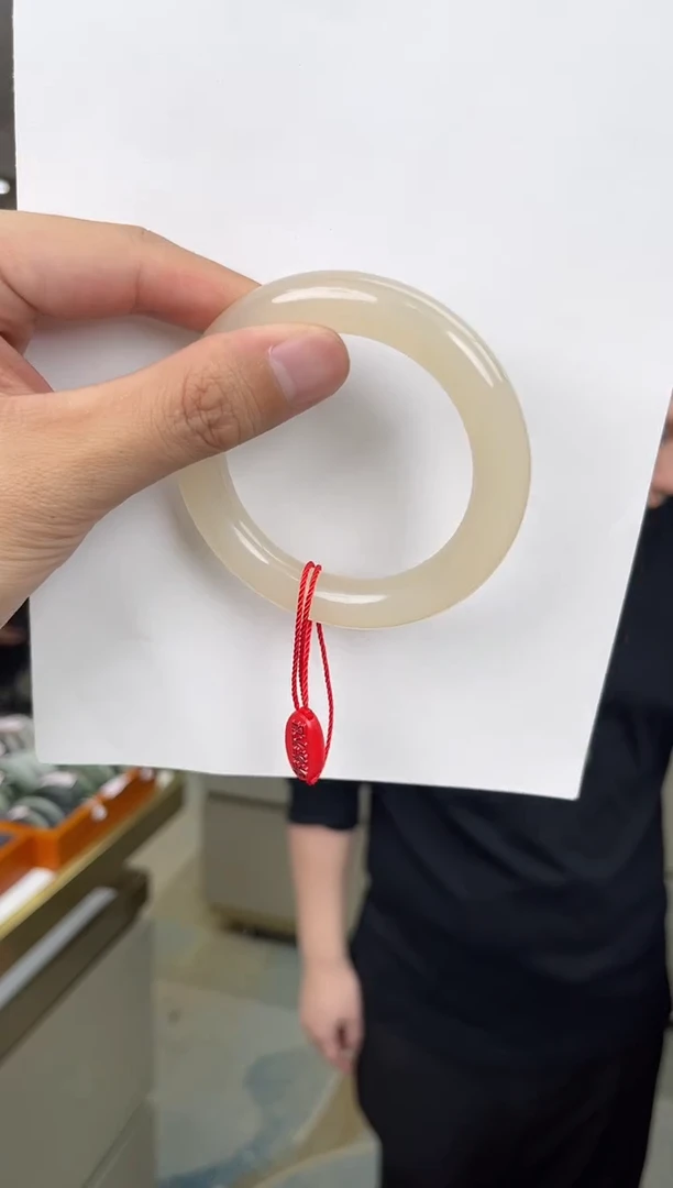 未镶嵌手镯和田玉一个圈口：55-57mm