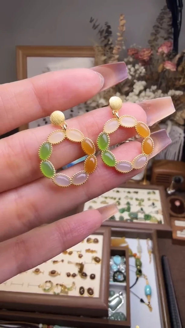 水晶摆件未镶嵌耳钉