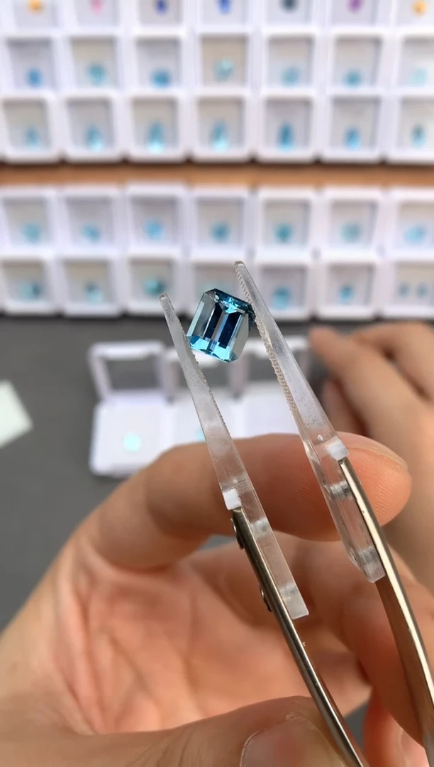 未镶嵌裸石定制海蓝宝石1.52ct 超圣03133