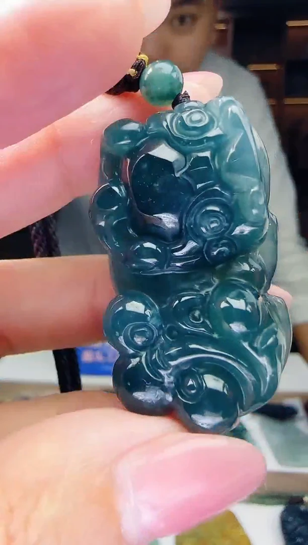 颈饰未镶嵌翡翠多样性发其一   貔貅