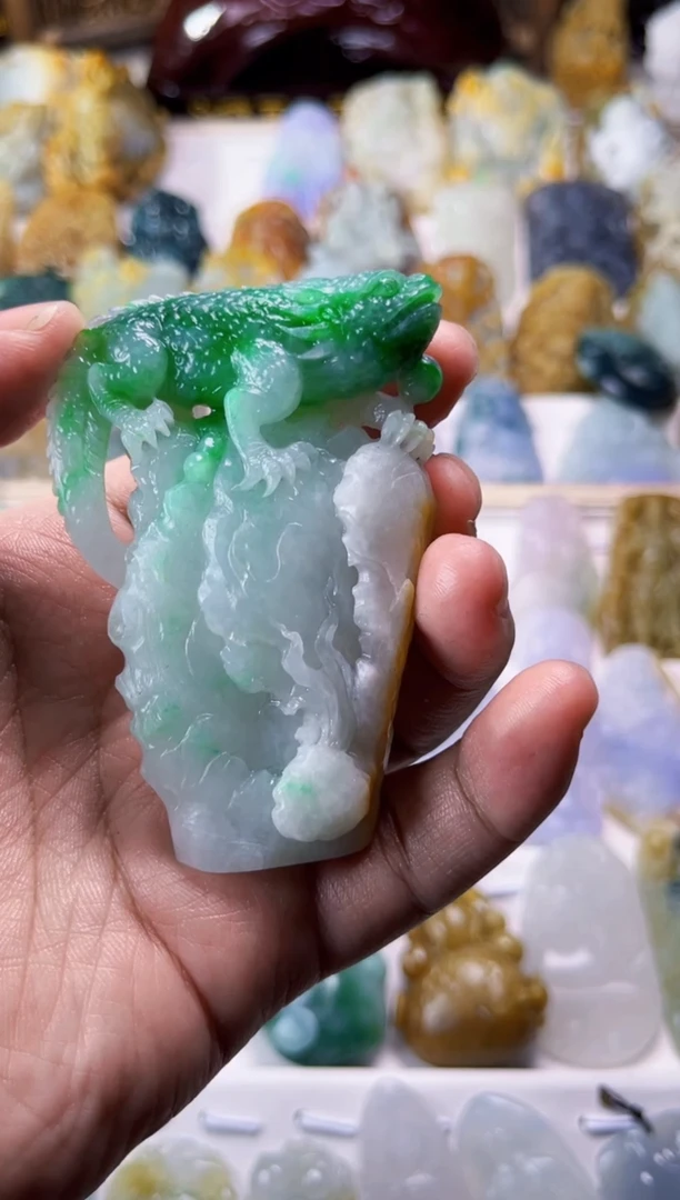 未镶嵌定制翡翠善*毛货定制今非昔比 不退不换