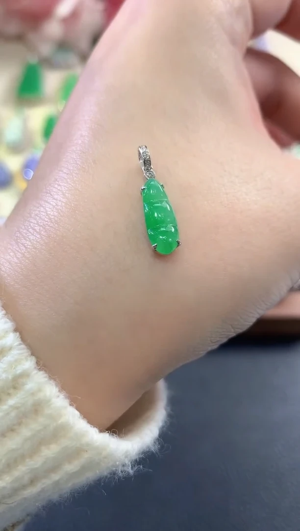 吊坠(不含链)18K金镶嵌翡翠b15