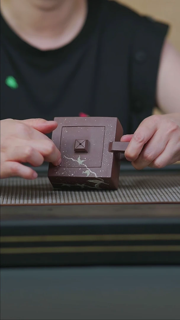 茶壶紫砂全手工泥绘砖方壶-小微微微瑕