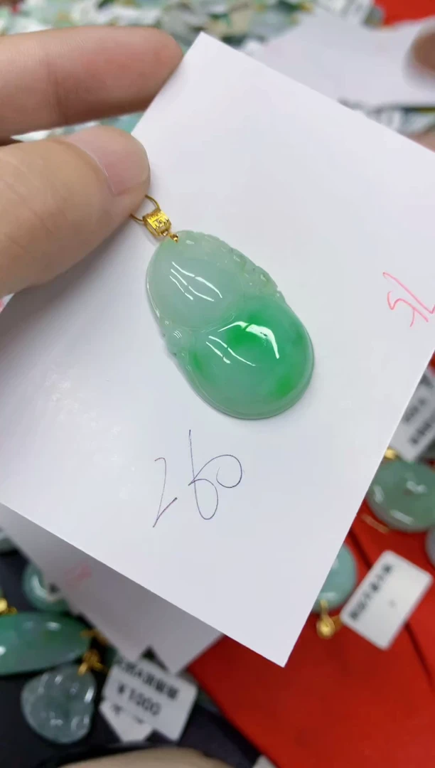颈饰18K金镶嵌翡翠翡翠