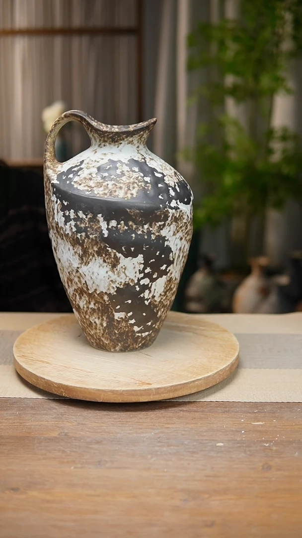 【闪购商品】陶瓷花器诧寂黑奶壶