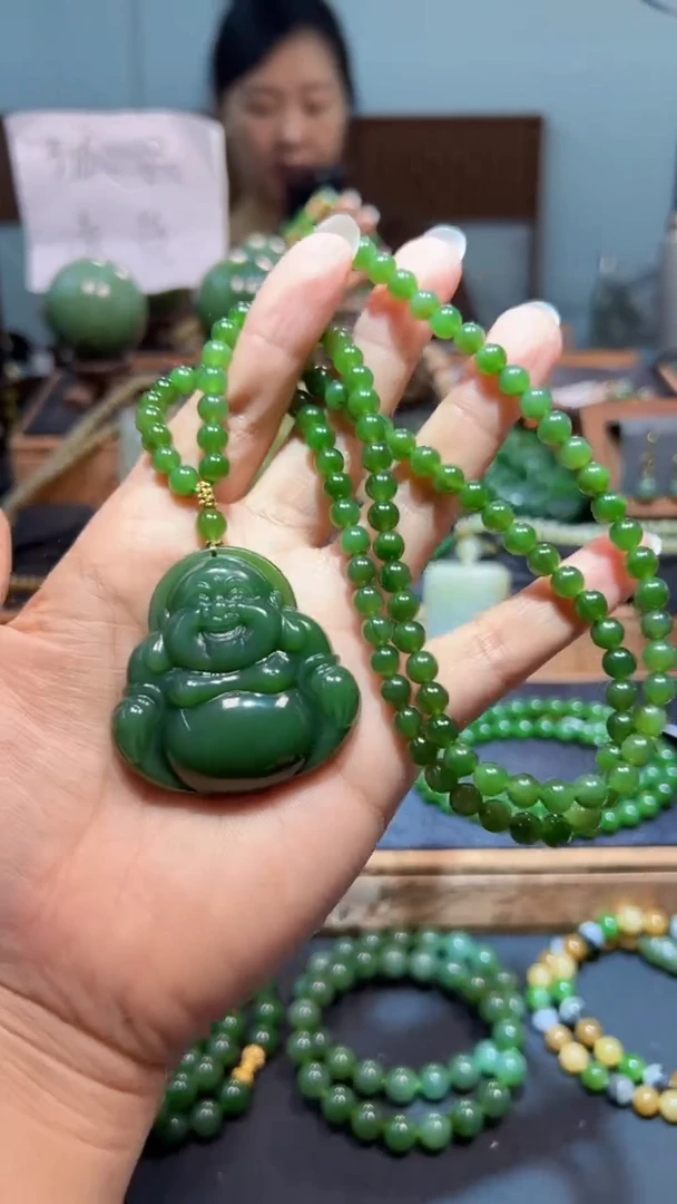 颈饰未镶嵌和田玉（碧玉）1