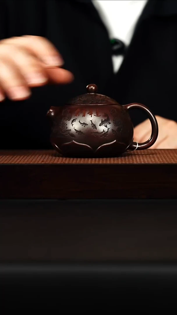 茶壶紫砂宜兴紫砂 莲花西施 铁血红砂 胡鸣凤 h122