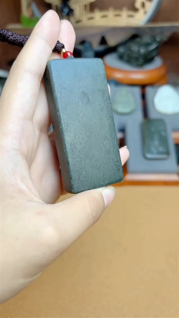 和田玉未镶嵌颈饰1