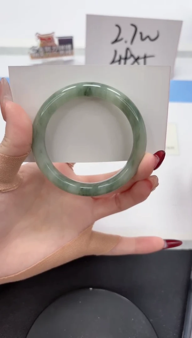 【闪购商品】石英质玉手镯未镶嵌A66-55.7