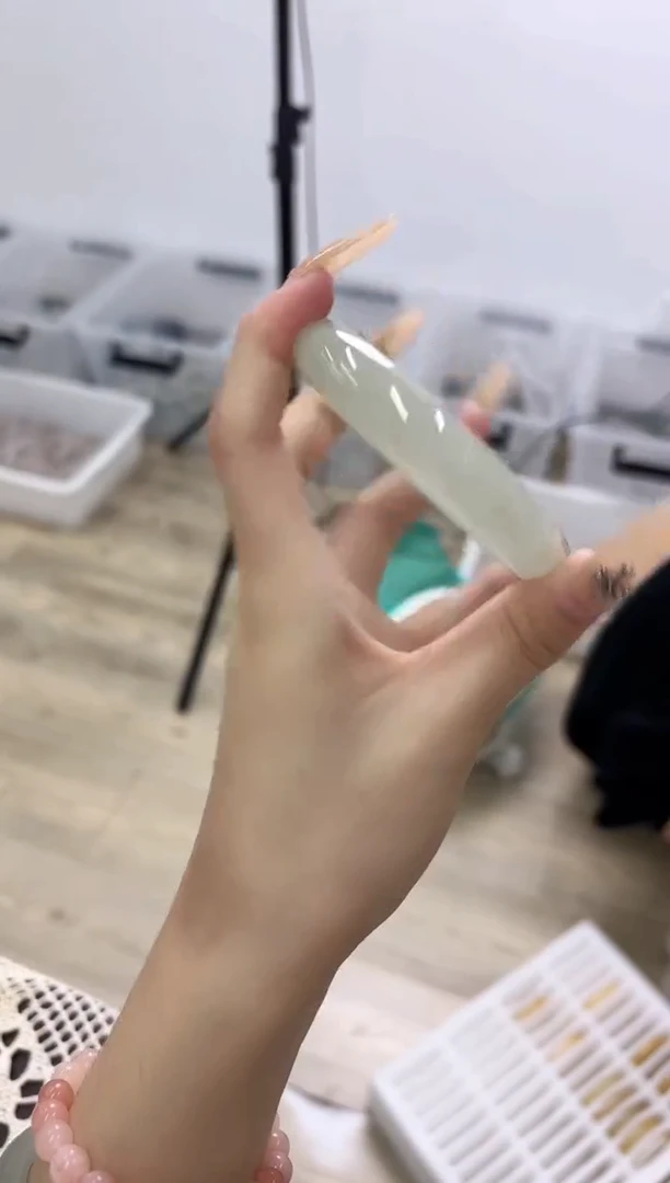 未镶嵌手镯石英质玉240-58D