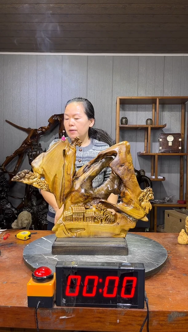 金丝楠善**光树根山水倒流香