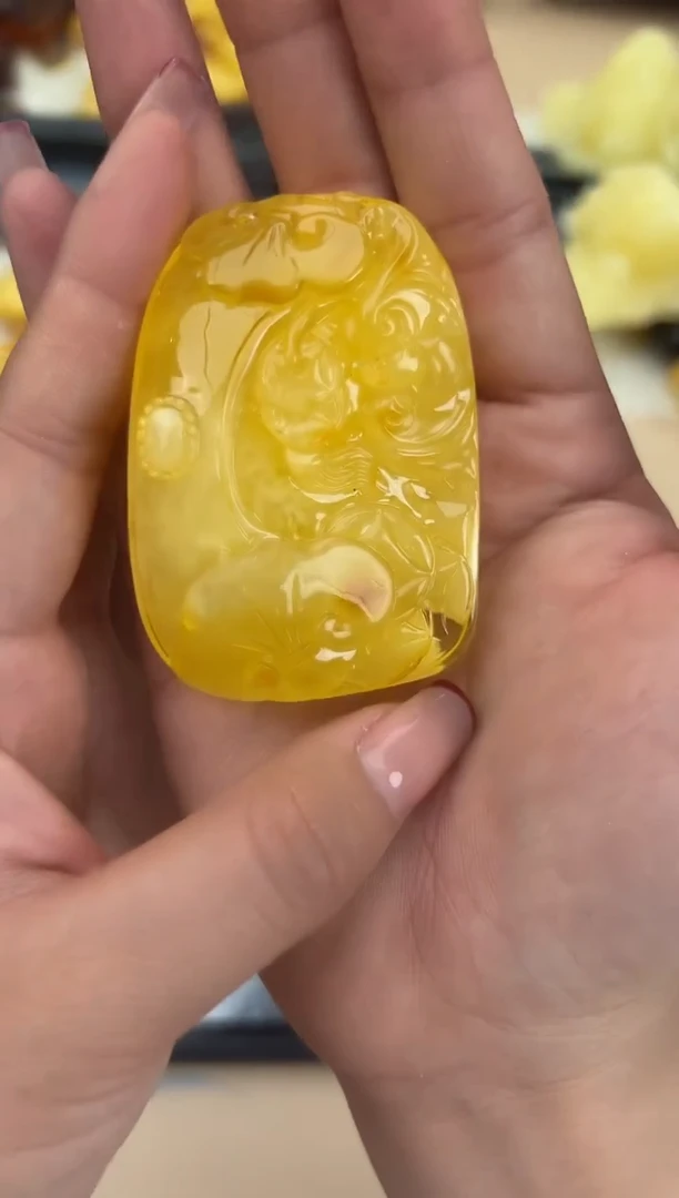 【闪购商品】琥珀裸石未镶嵌蜜蜡吊坠