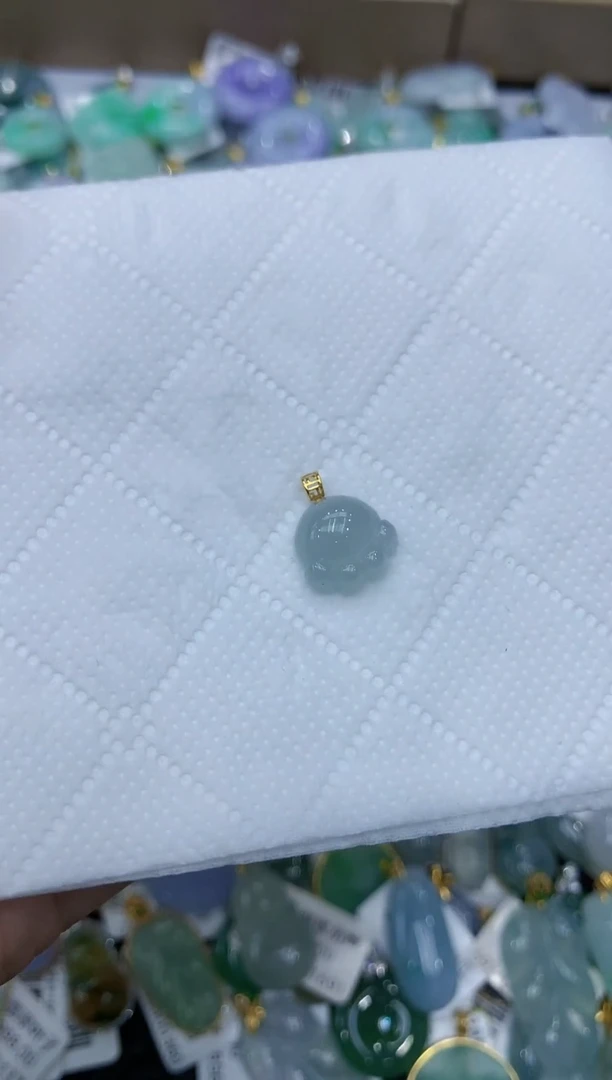 翡翠18K金镶嵌颈饰111111111