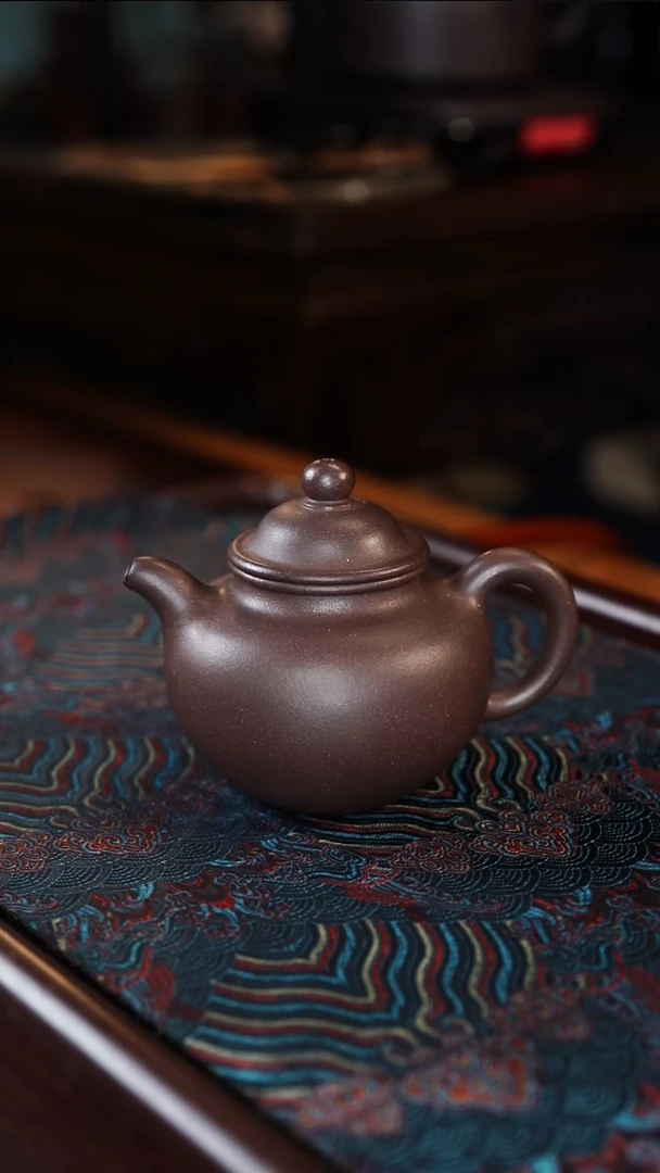 茶壶紫砂掇球 大水潭 紫色