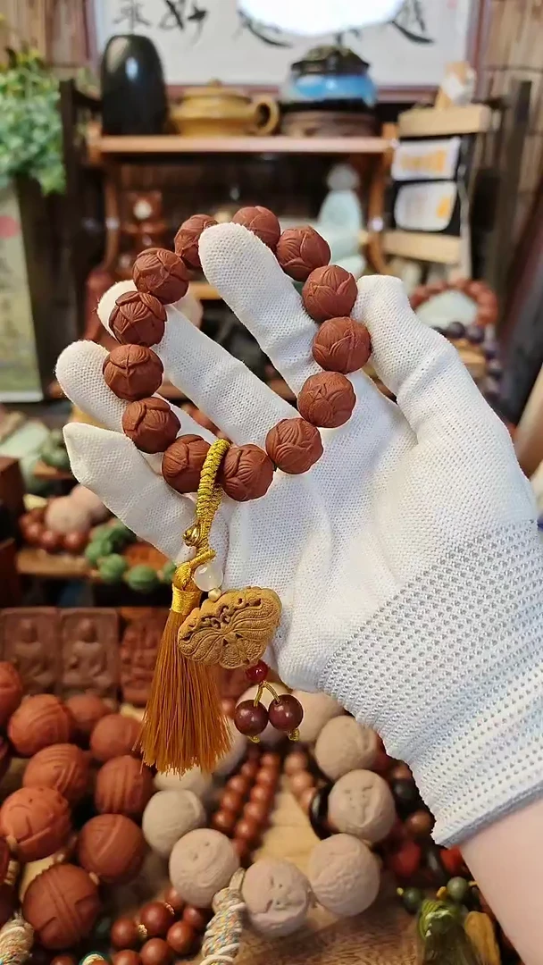 【闪购商品】红麝莲花珠手串一条