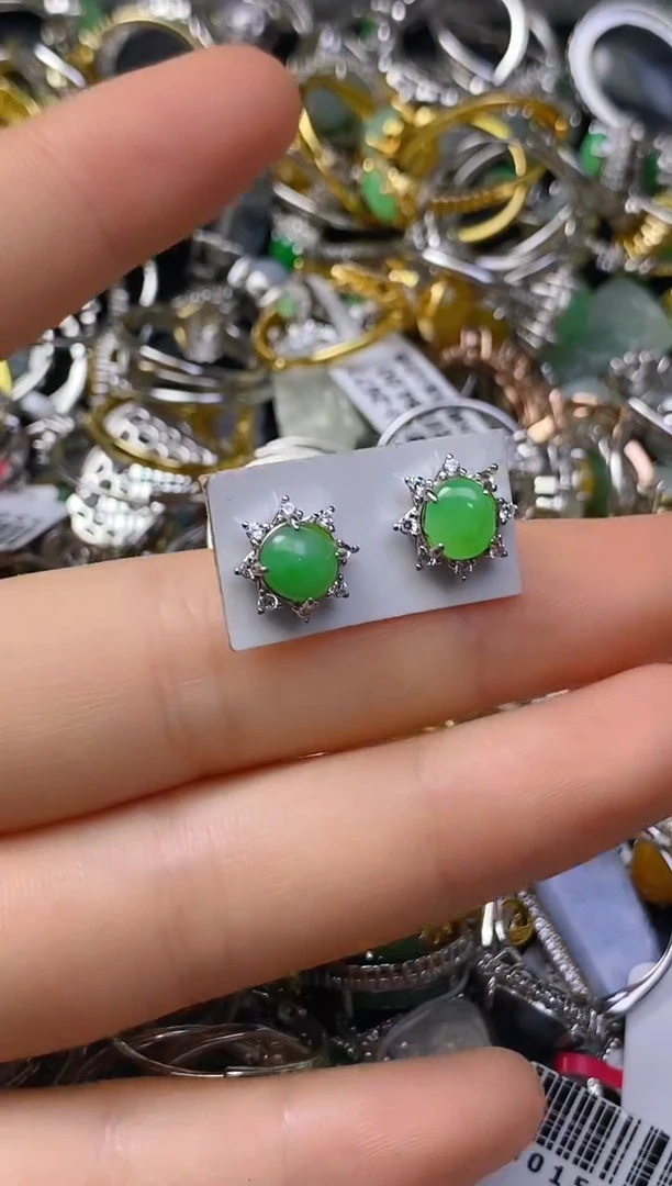 银S925镶嵌戒指翡翠百内无证书