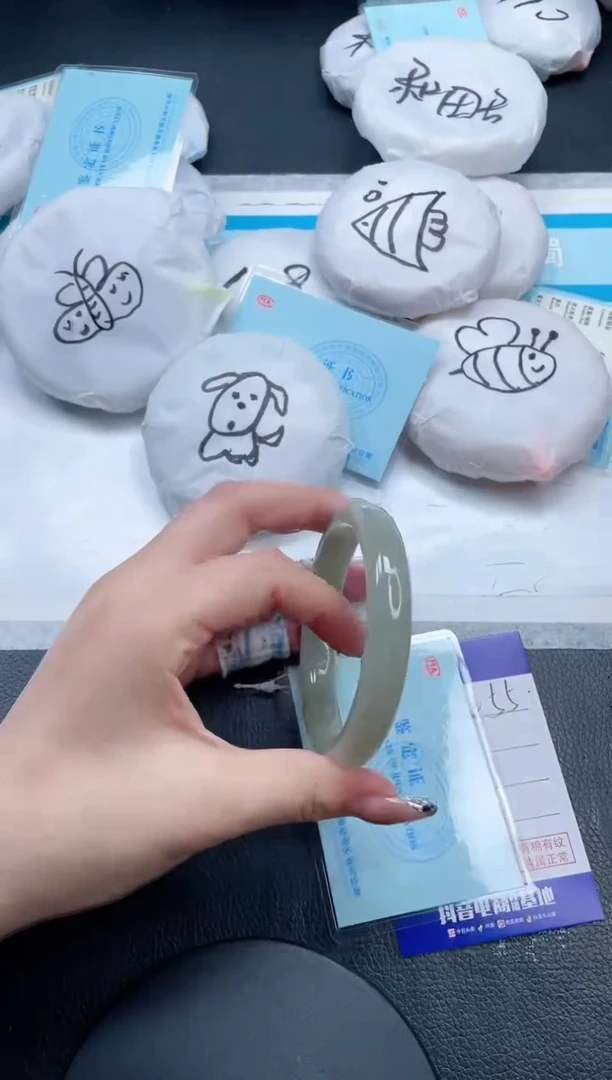 和田玉手镯未镶嵌27V55-57