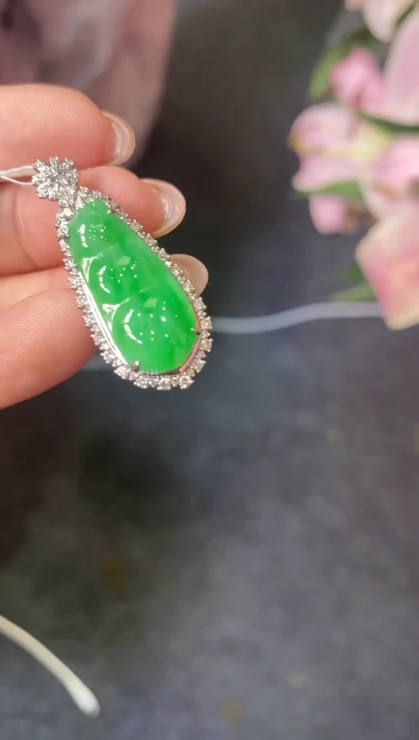 翡翠18K金镶嵌吊坠(不含链)福豆