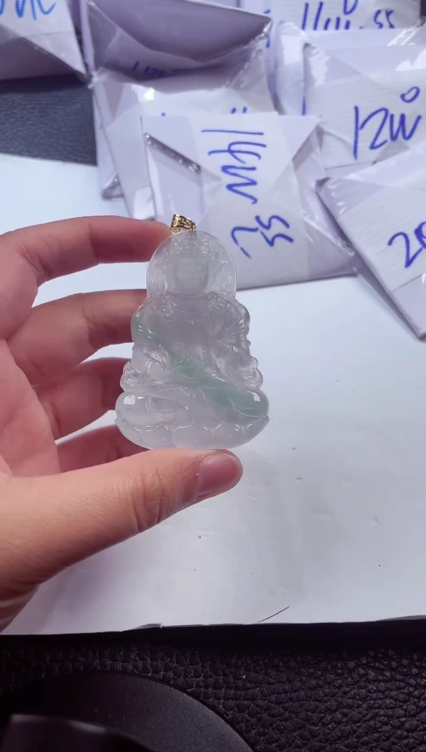 颈饰18K金镶嵌翡翠00007760