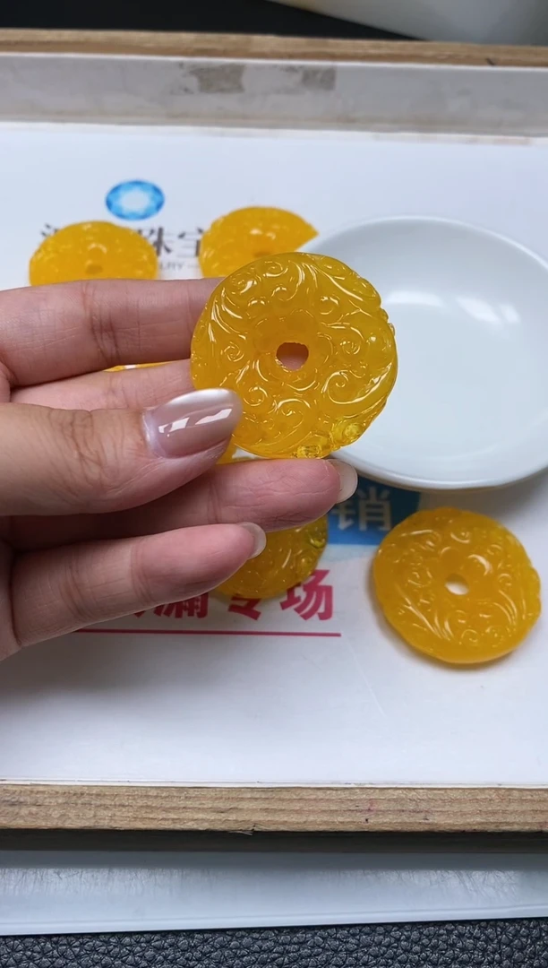 未镶嵌蜜蜡裸石M453 蜜蜡 回纹平安扣 1个9.9元