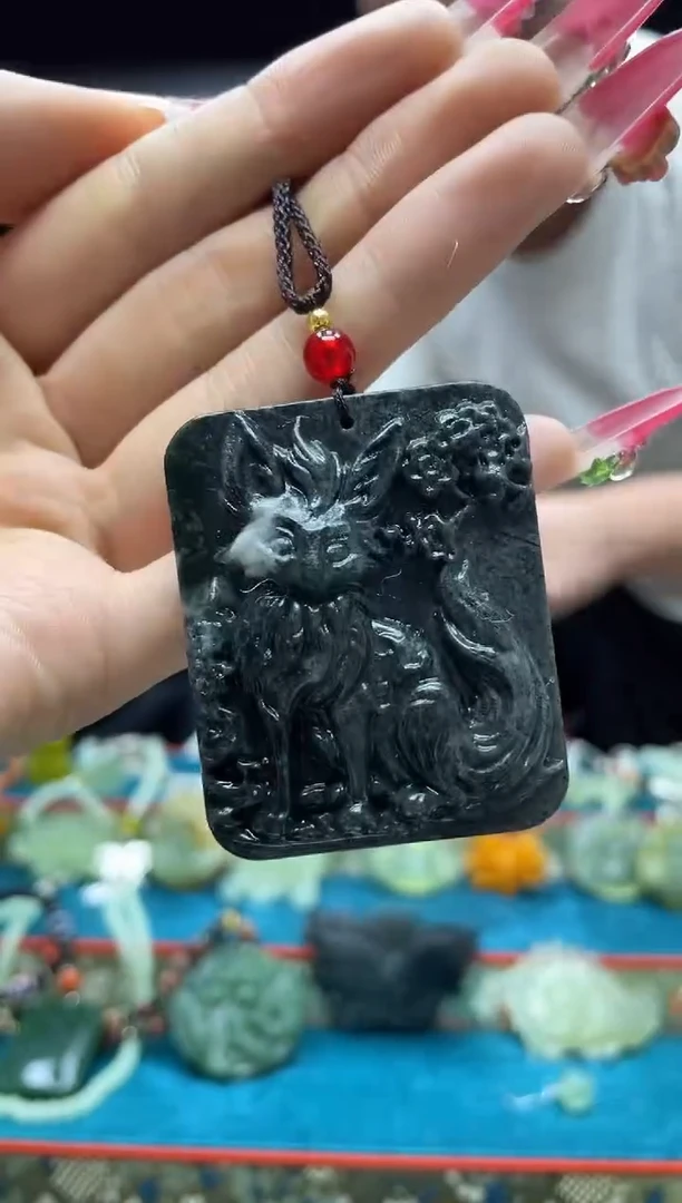 未镶嵌岫玉吊坠·