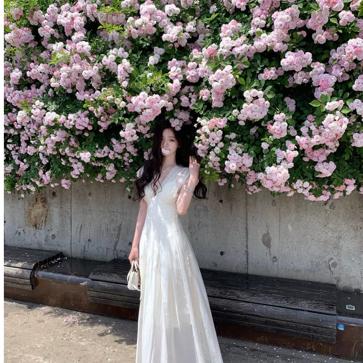 【南洋千金】甜美V领宽肩氛围感连衣裙夏日度假甜美蕾丝绣花收腰041