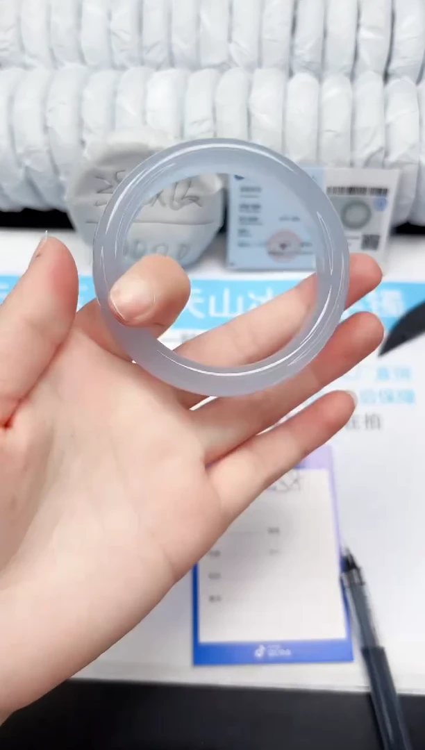 【闪购商品】石英质玉手镯未镶嵌38-59.2