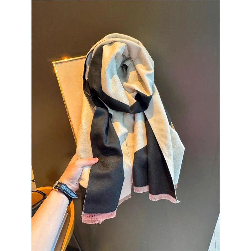 Miss both送礼简约双面拼色高级感外搭披肩女秋冬多功能保暖围巾