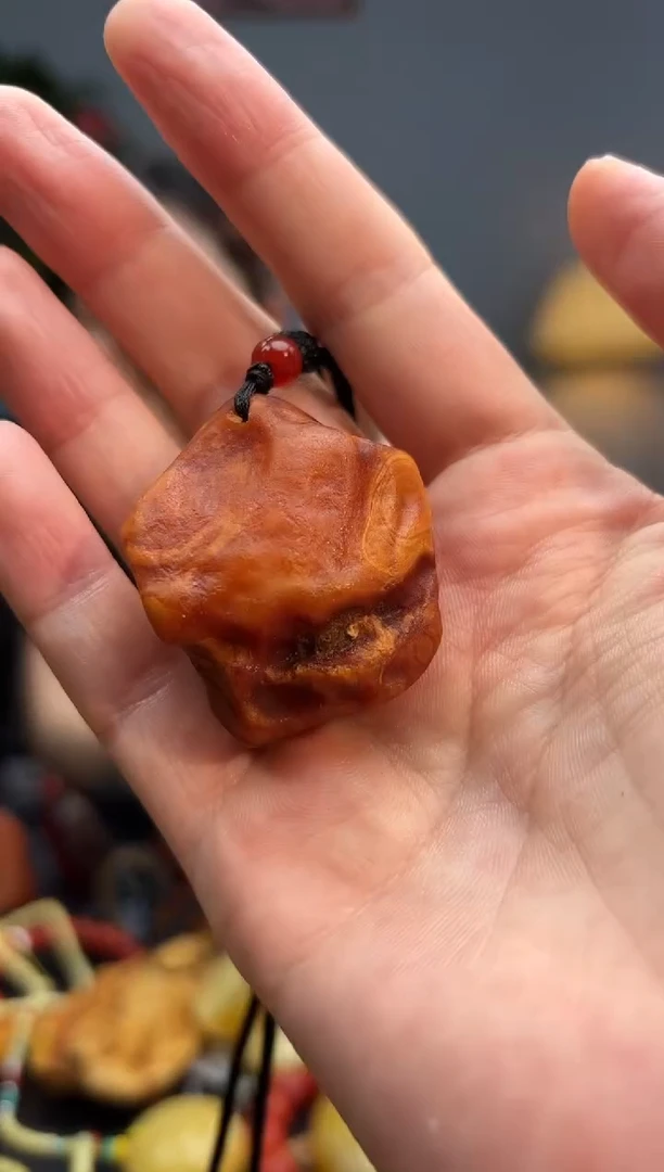 琥珀颈饰未镶嵌吊坠