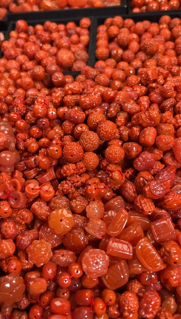 颈饰未镶嵌南红玛瑙1