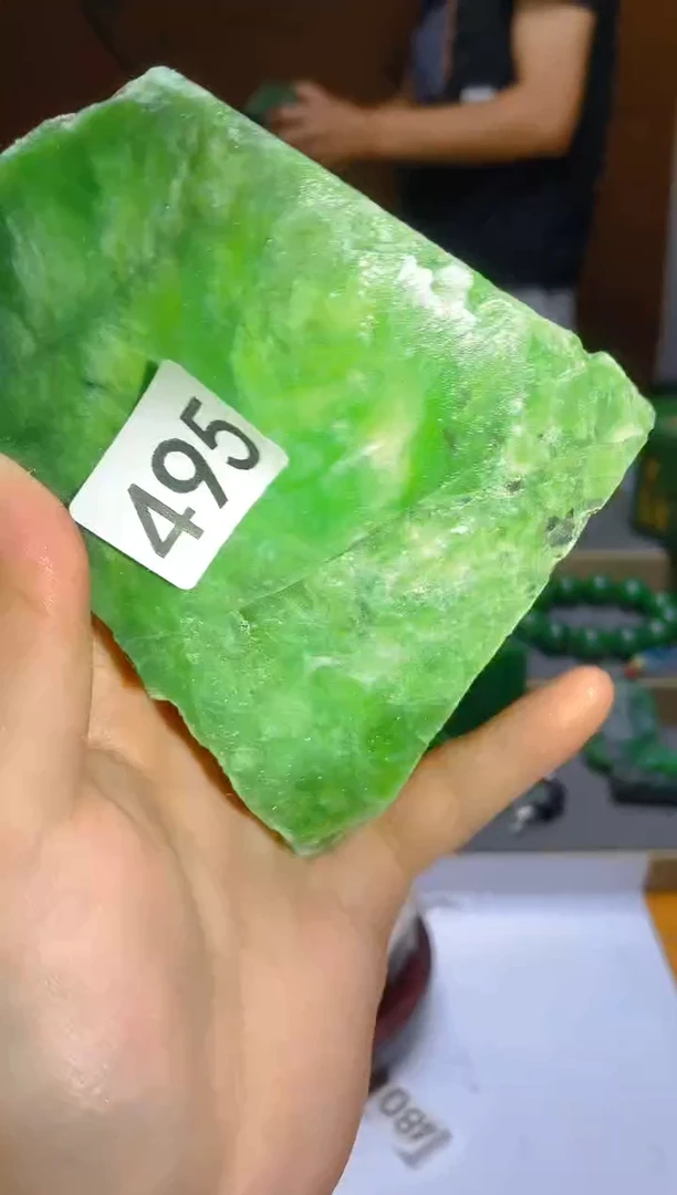 和田玉（碧玉）未镶嵌珠宝半成品495