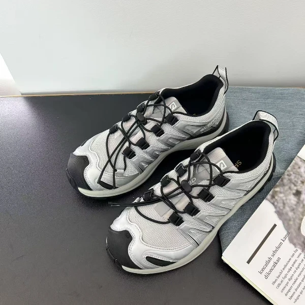 王一一/W.THE.ONE欧货原厂系带休闲运动鞋轻便透气百搭