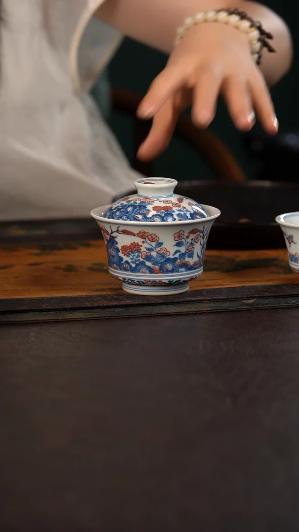 贵红窑青花釉里红秋鸣马蹄盖碗